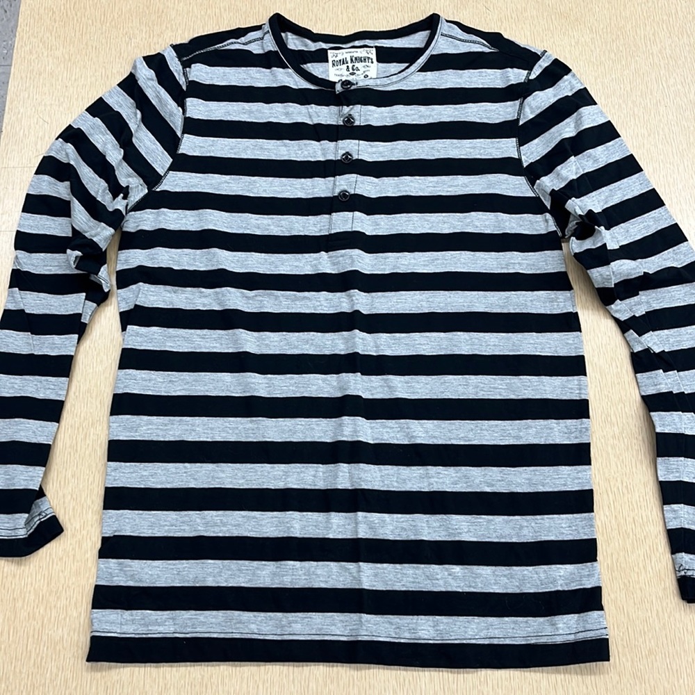 Royal Knights & Co. striped lòng sleeve henley
